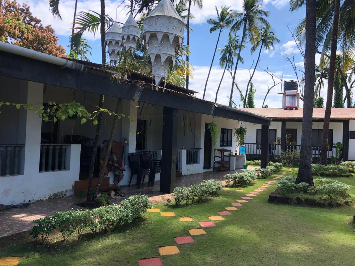 Piggy Hostel Vagator Bagian luar foto