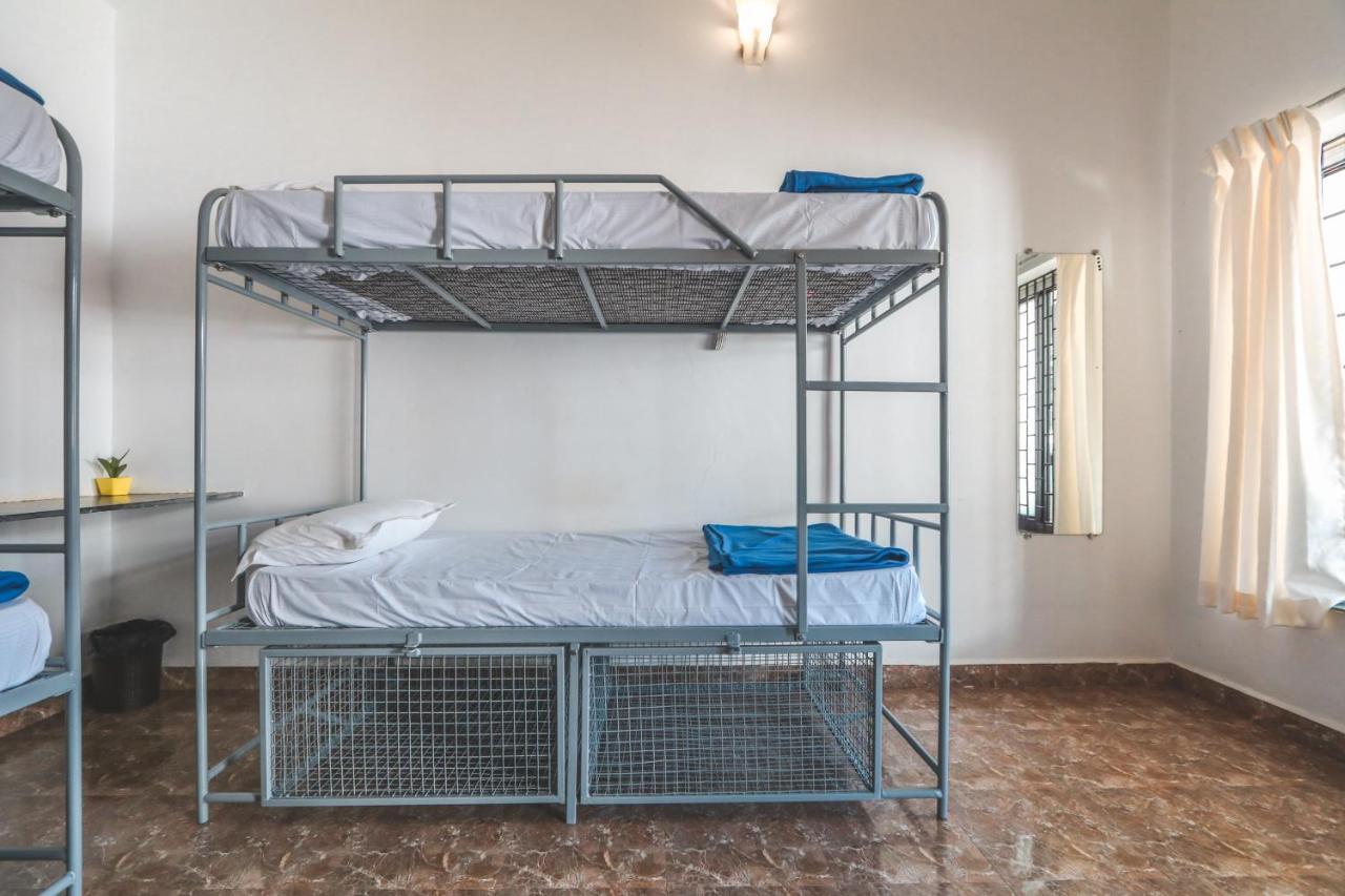 Piggy Hostel Vagator Bagian luar foto