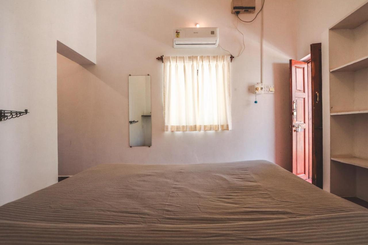 Piggy Hostel Vagator Bagian luar foto