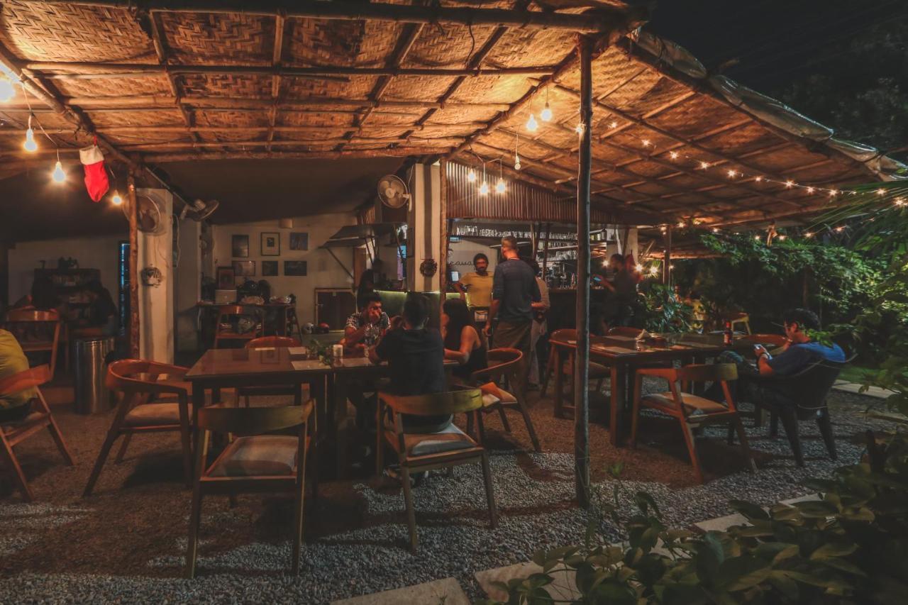 Piggy Hostel Vagator Bagian luar foto