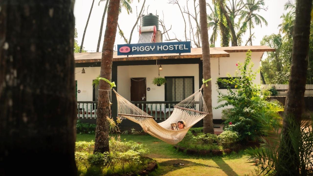 Piggy Hostel Vagator Bagian luar foto